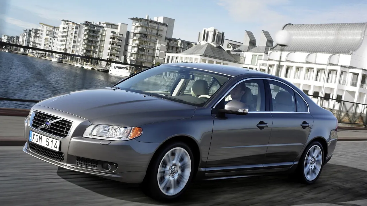 Zdjęcie Najlepsze samochody z silnikiem benzynowym wolnossącym - niezawodność i trwałość