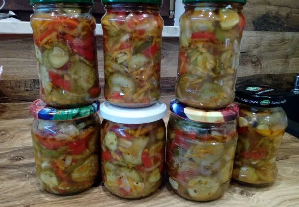 Zdjęcie Jakie ogórki do sałatki gyros – wybierz najlepsze smaki i tekstury
