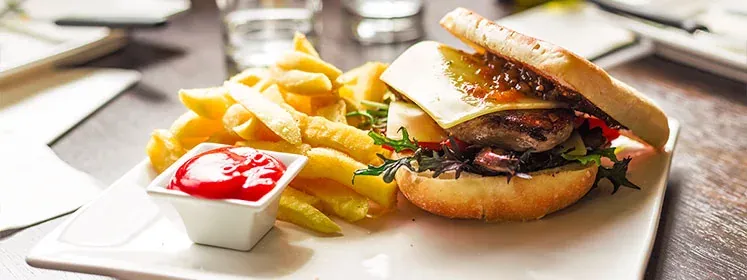 Zdjęcie Gdzie zjeść w Chęcinach? Odkryj najlepsze restauracje i dania