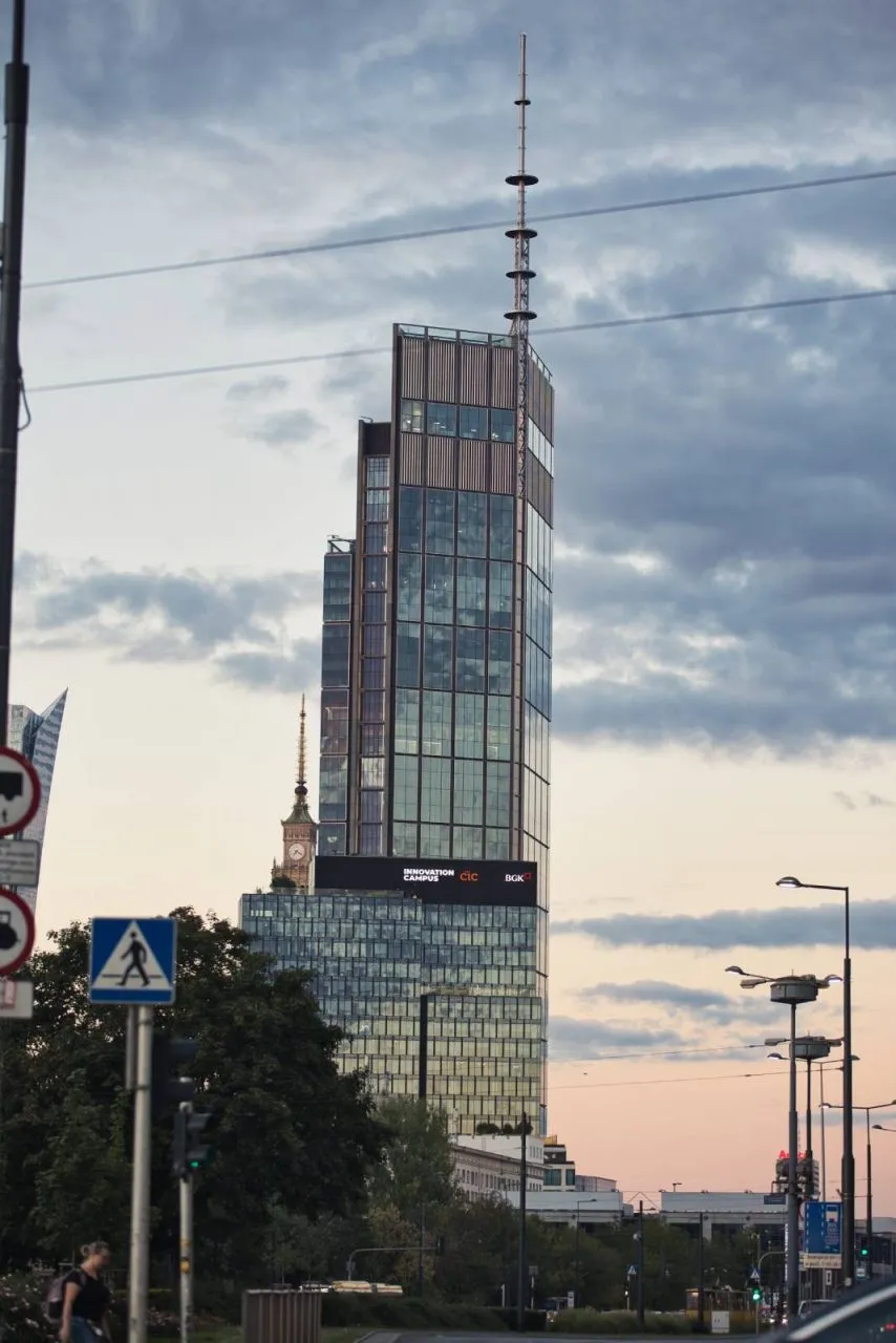 Zdjęcie Ile metrów ma najwyższy budynek w Polsce? Zaskakujące fakty o Varso Tower