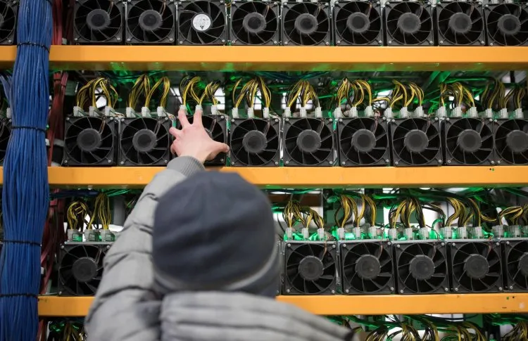 Zdjęcie Czy warto kopać kryptowaluty? Kluczowe czynniki wpływające na opłacalność