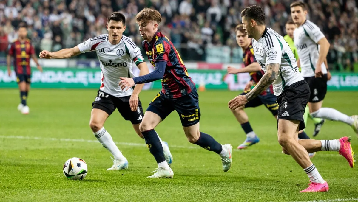 Zdjęcie Pogoń Szczecin Legia Warszawa statystyki: Kto dominował w rywalizacji?