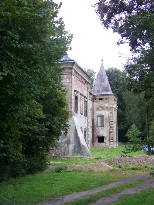 Zdjęcie Pałac Denhoffów w Kruszynie – historia, architektura i tajemnice