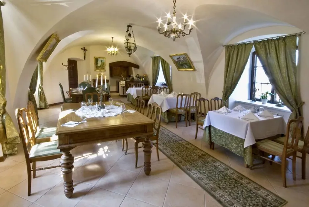 Zdjęcie Tykocin gdzie zjeść: odkryj najlepsze restauracje z lokalną kuchnią
