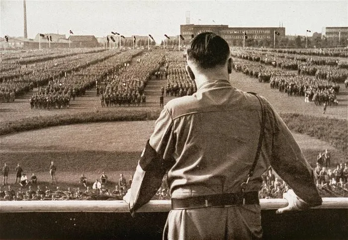 Zdjęcie Kim był Adolf Hitler? Poznaj jego mroczną historię i wpływ na świat