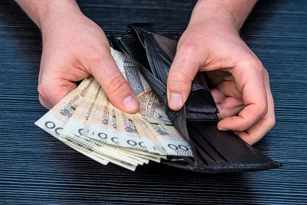 Zdjęcie Ile zarabia dekarz w Szwecji? Zaskakujące wynagrodzenie i warunki pracy