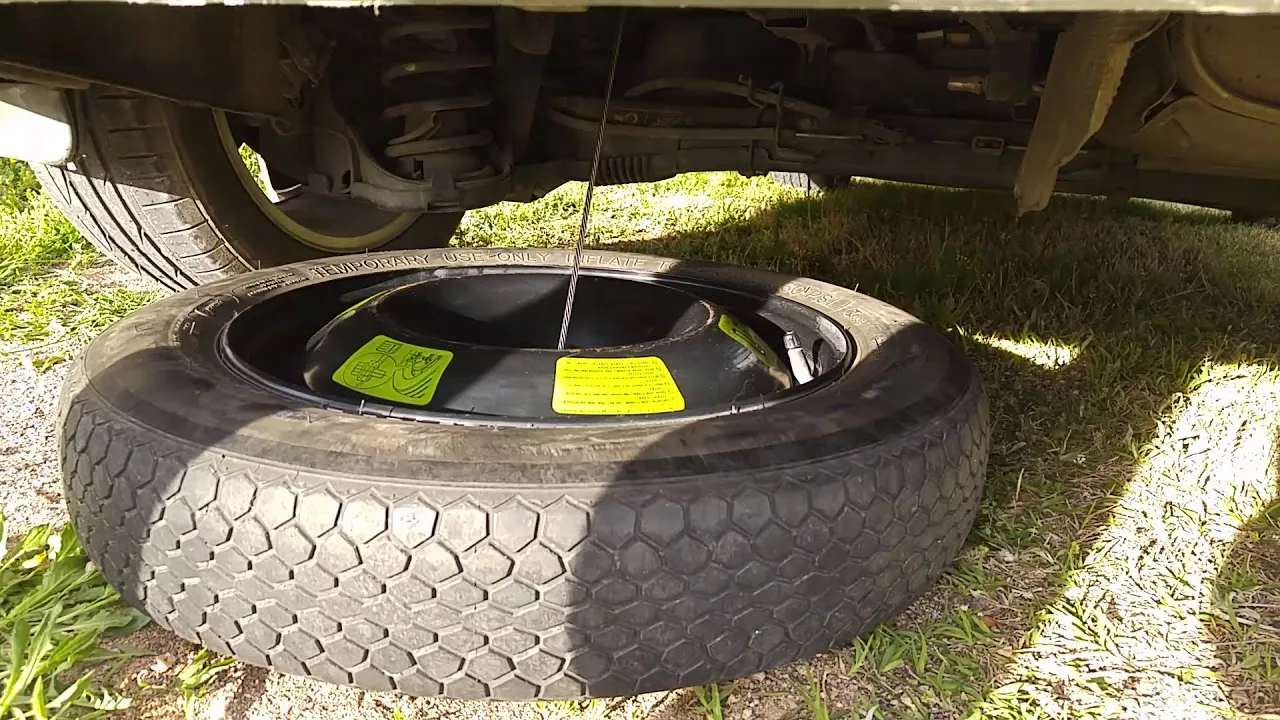 Zdjęcie Jak wyjąć koło zapasowe peugeot 5008 - uniknij problemów na drodze
