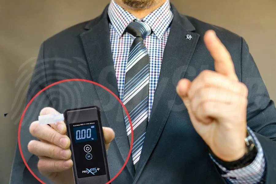 Zdjęcie Kto może badać alkomatem? Poznaj prawa i obowiązki w pracy