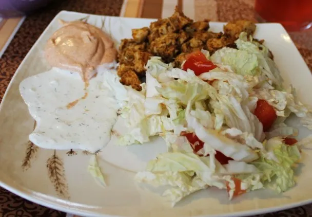 Zdjęcie Ile kalorii ma kebab na talerzu z frytkami? Zaskakujące wartości!