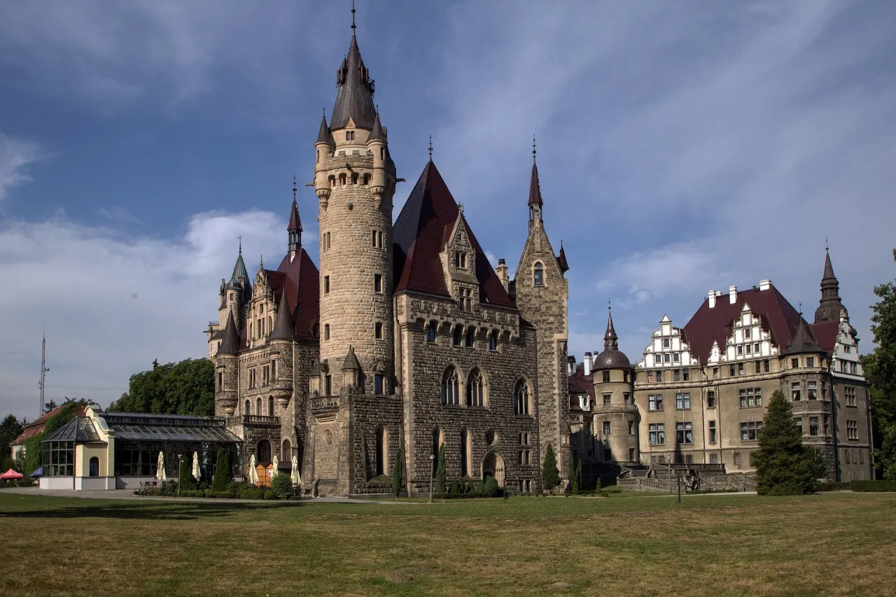 Zdjęcie Zamek Hogwart w rzeczywistości: odkryj prawdziwe inspiracje i lokalizacje