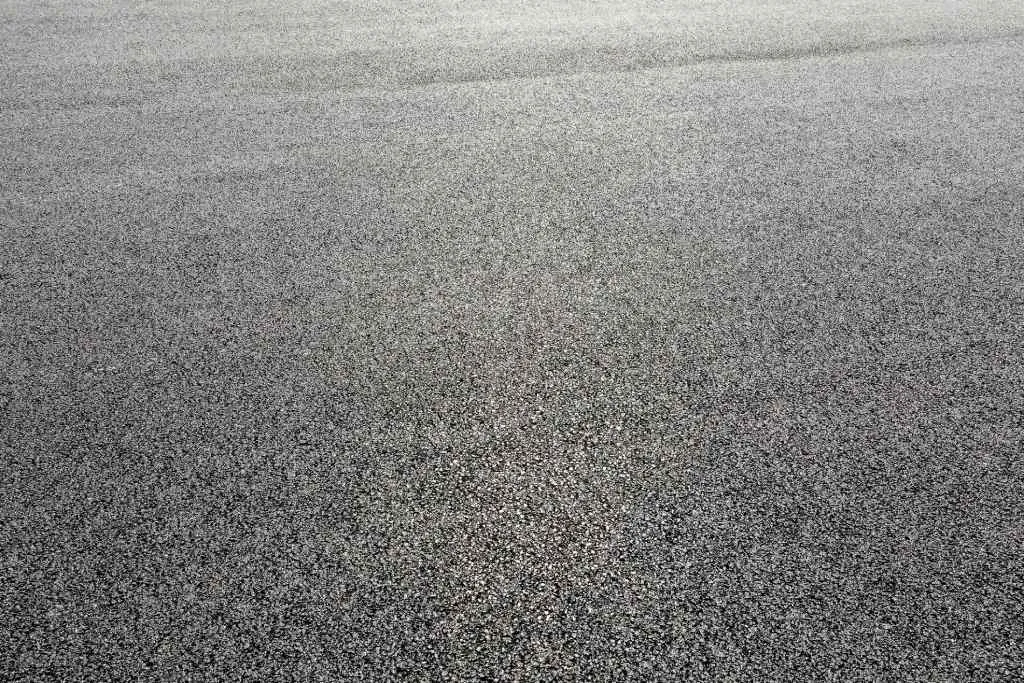 Zdjęcie Ile schnie asfalt? Poznaj czynniki wpływające na czas schnięcia
