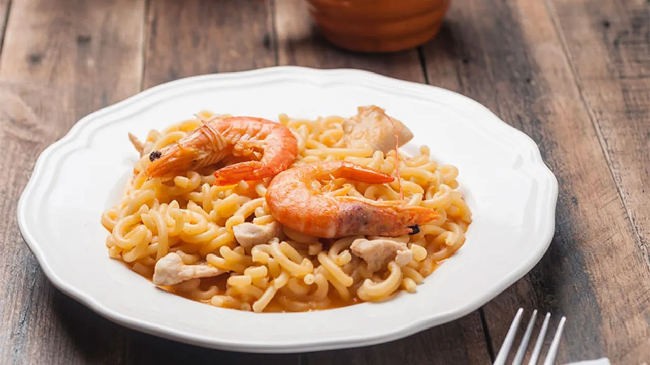 Zdjęcie Deliciosa fideuá de pollo y marisco: recetas que no puedes perderte