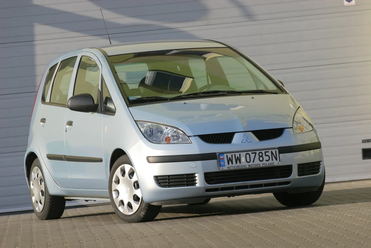 Zdjęcie Pojemność baku Mitsubishi Colt - ile litrów paliwa naprawdę ma?