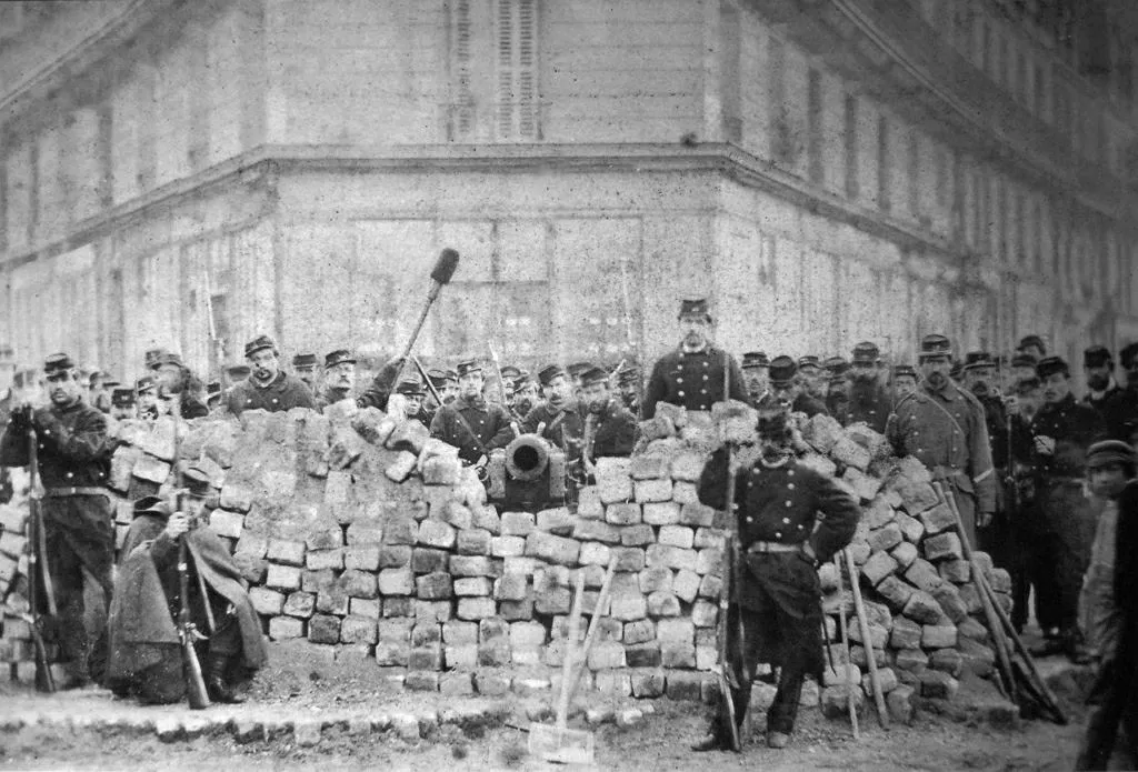 Zdjęcie Jak łatwo dotrzeć na Komuny Paryskiej 1a - lokalizacja i dojazd we Wrocławiu