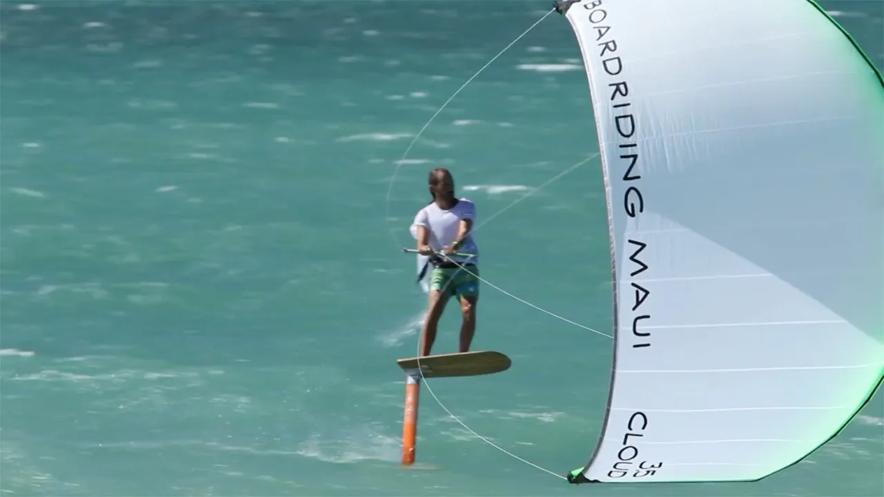 Zdjęcie Kitesurfing jaki latawiec na początek – wybierz najlepszy sprzęt dla siebie