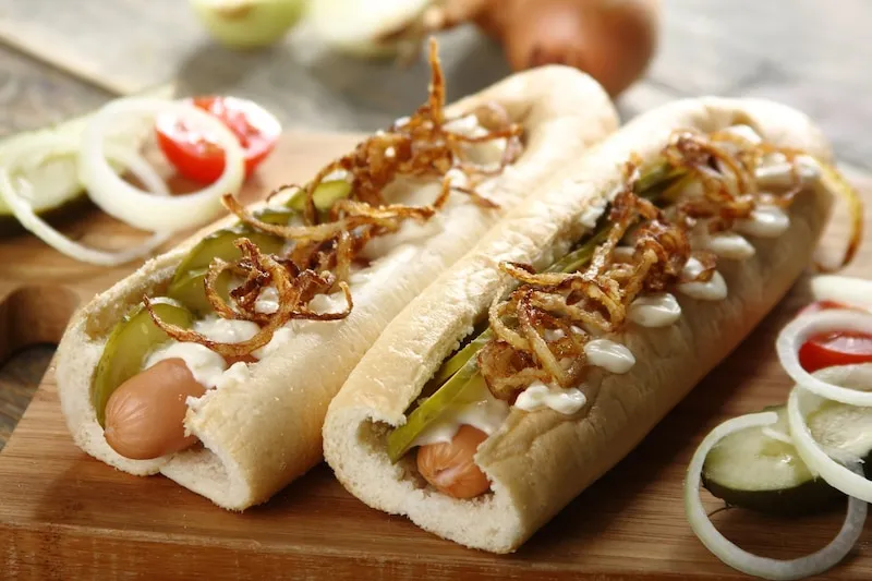 Zdjęcie Szybki hot dog z mikrofalówki w 3 minuty bez rozgotowania
