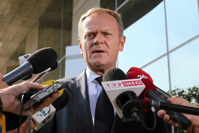 Zdjęcie Czy Tusk zna niemiecki? Oto zaskakujące fakty o jego językowych umiejętnościach