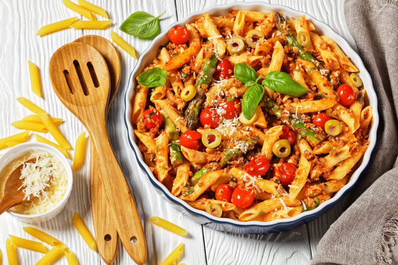 Zdjęcie Prosta zapiekanka z makaronem penne, która zachwyci każdego smakosza