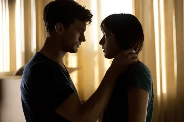 Zdjęcie Lew i Baran w łóżku: Czy to wybuchowe połączenie? Analiza seksualna