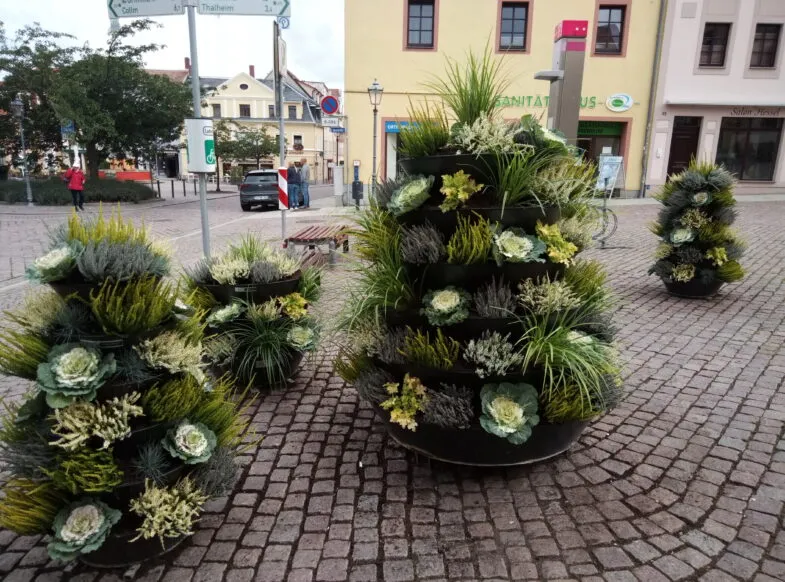 Zdjęcie Kwietnik kaskadowy jak zrobić – proste kroki do efektownej aranżacji