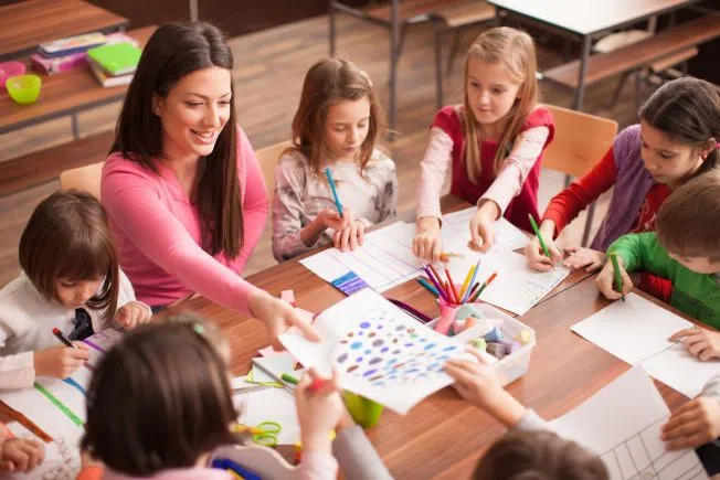 Zdjęcie Po jakich studiach można pracować w przedszkolu i uniknąć problemów?