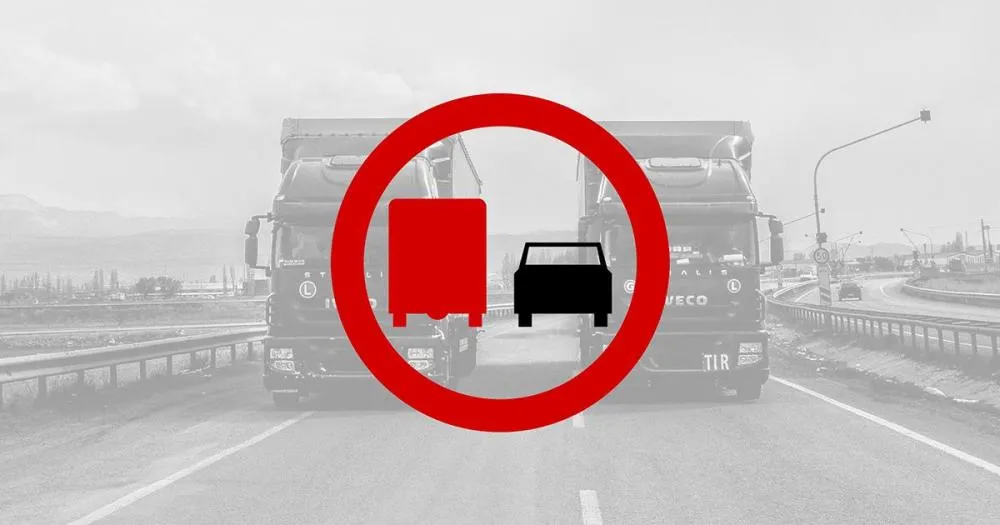 Zdjęcie Zakaz wyprzedzania ciężarówek od kiedy i jakie grożą kary?