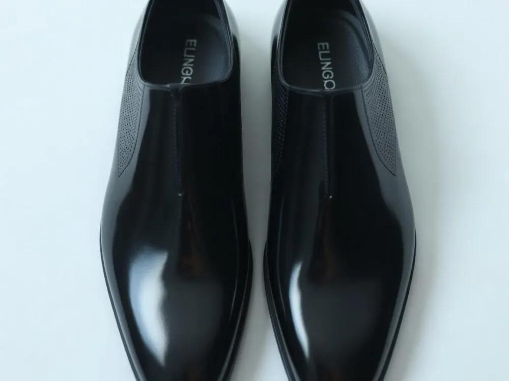 Zdjęcie Jaki kolor butów do grafitowego garnituru, aby uniknąć modowych wpadek?