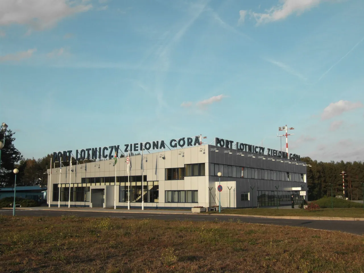 Zdjęcie Jak dojechać do Zielonej Góry bez problemów? Najlepsze trasy i środki transportu