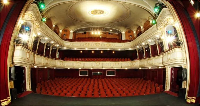 Zdjęcie Teatr Cieszyn rozkład miejsc - poznaj najlepsze opcje siedzeń