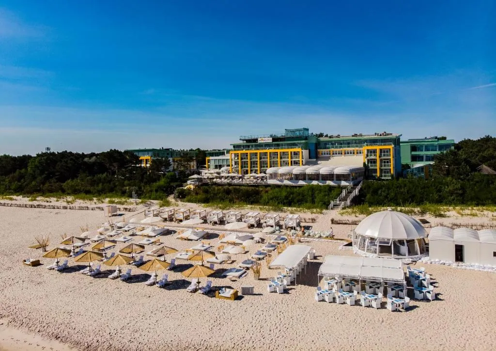 Zdjęcie Hotel Bryza - ile ma lat i jak wpłynął na turystykę w Juracie?