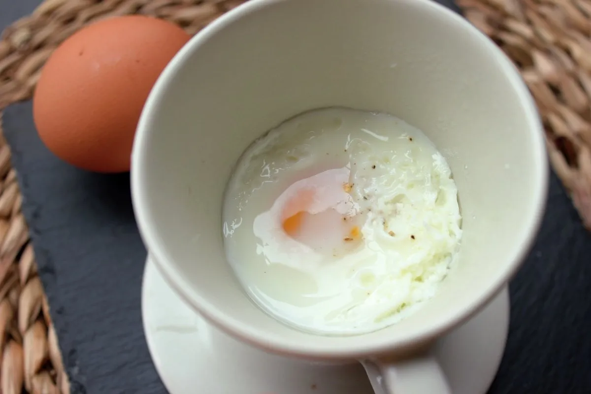 Zdjęcie Cómo freír huevos en microondas de forma rápida y sencilla