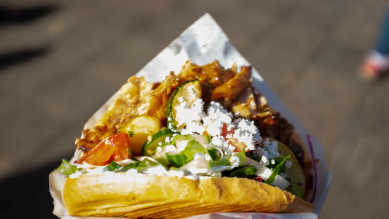 Zdjęcie Kebab w bułce czy tortilla - co wybierasz dla zdrowia i smaku?