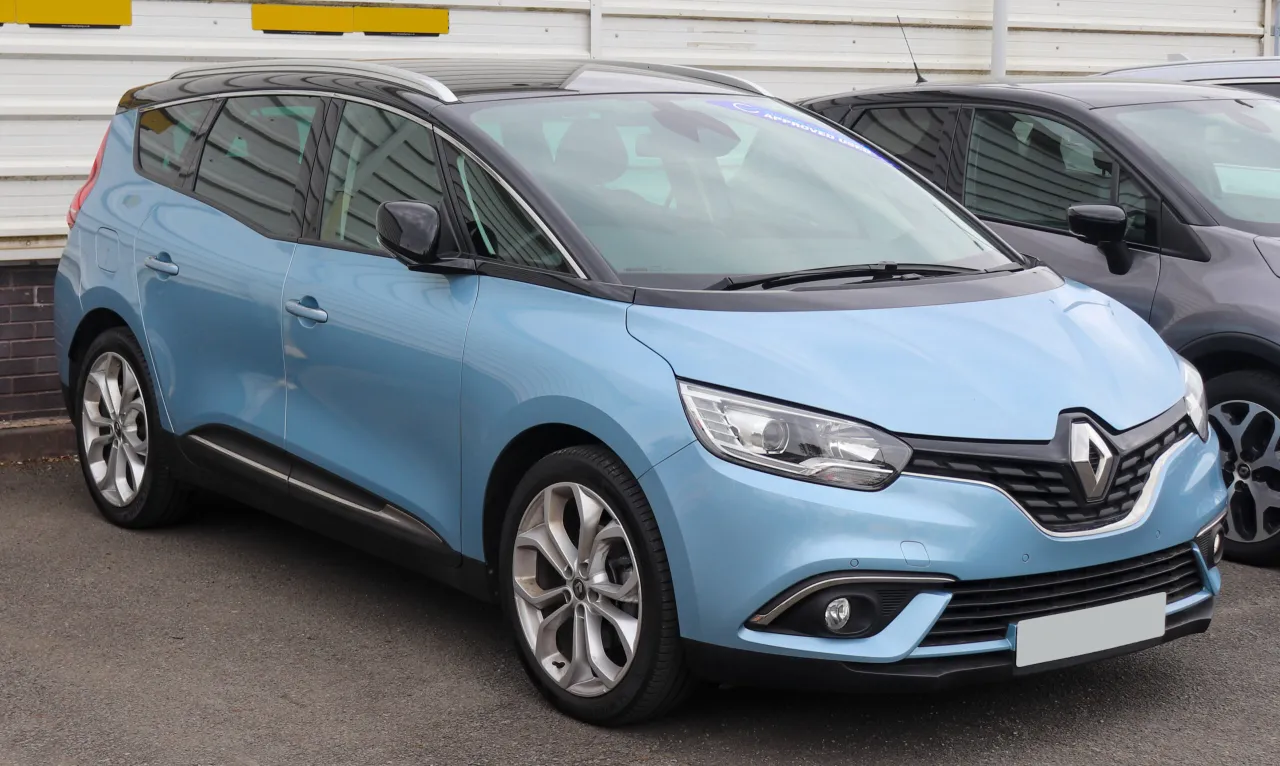 Zdjęcie Pojemność baku Renault Scenic – sprawdź, co musisz wiedzieć