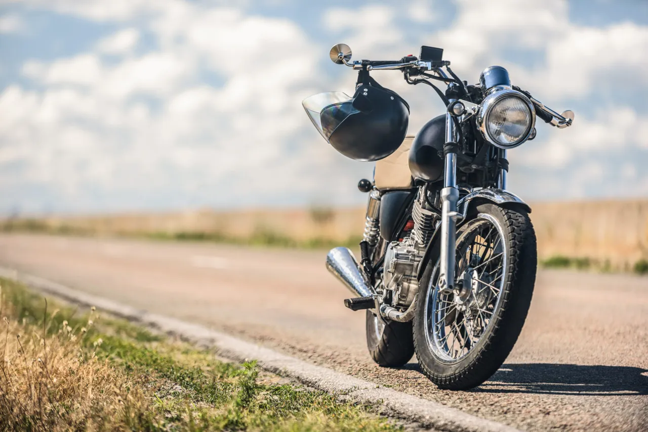 Zdjęcie Ile kosztuje rejestracja motoroweru? Sprawdź ukryte opłaty!