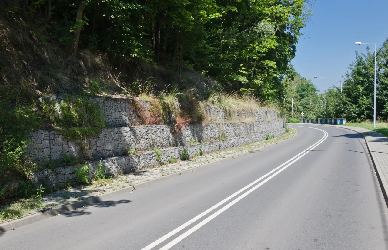 Zdjęcie Mur oporowy L: konstrukcja, zastosowania i projektowanie