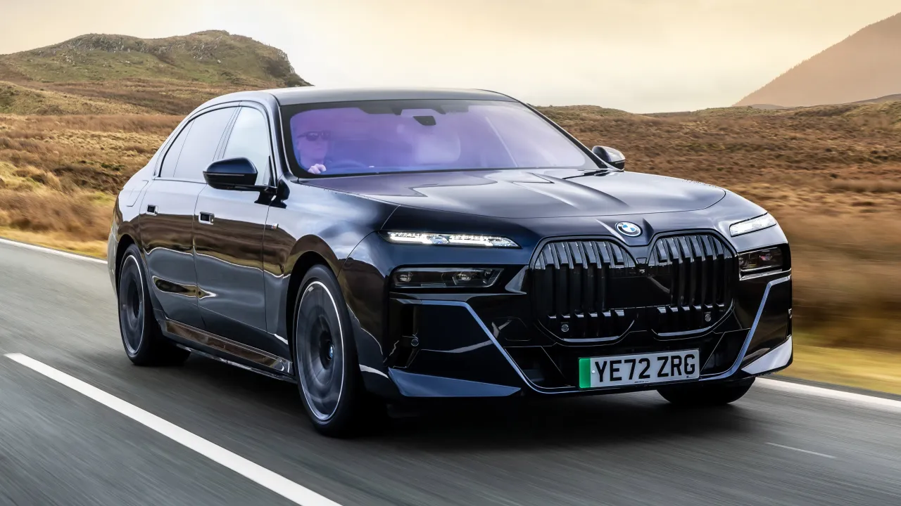 Zdjęcie BMW Serii 7 – luksus, technologie i osiągi w jednej limuzynie
