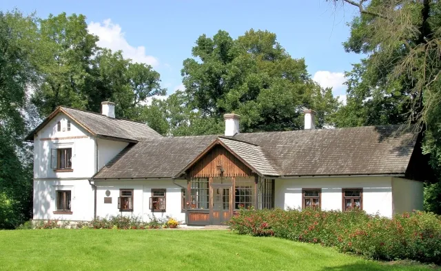 Zdjęcie Dworek Marii Konopnickiej - historia, muzeum i aktualne wydarzenia