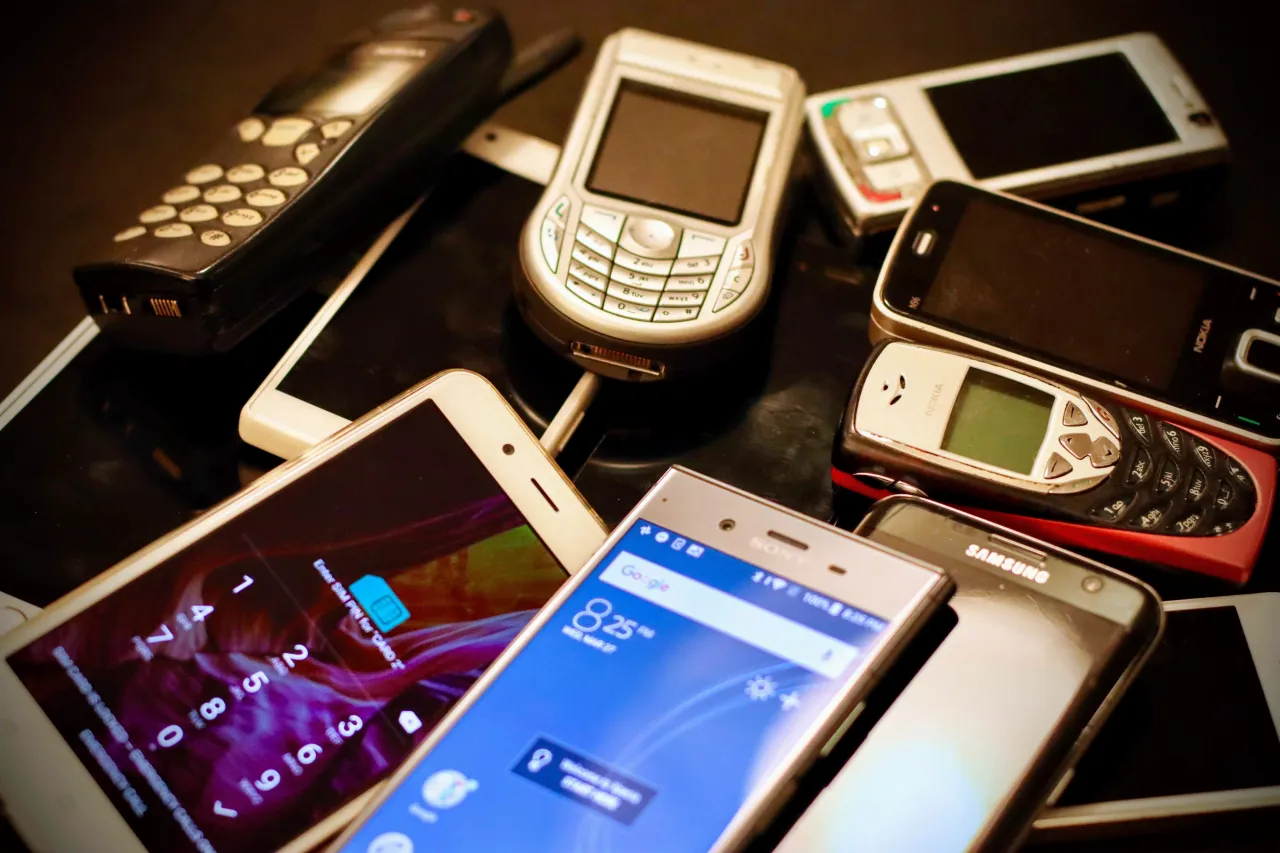 Zdjęcie Kto odkrył mikrofale i jak wpłynęło to na naszą technologię?