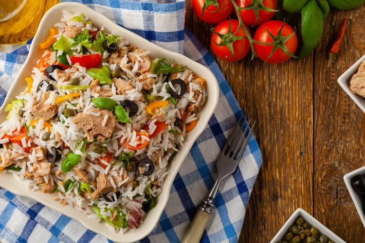 Zdjęcie Des recettes de salade de riz sans thon pour des repas savoureux