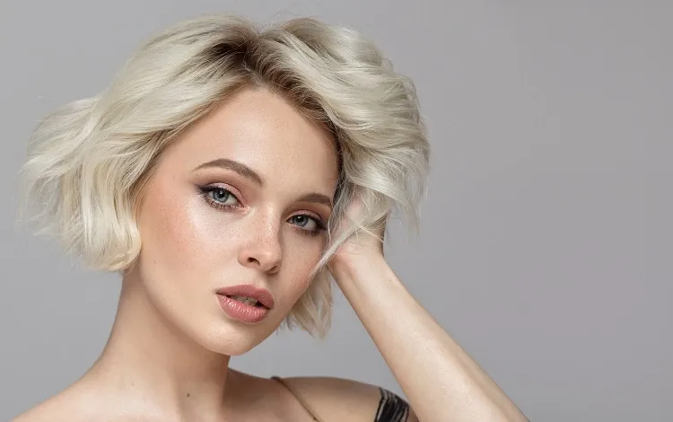 Zdjęcie Jaka farba do blond pasemek? Osiągnij naturalny efekt bez żółtych tonów