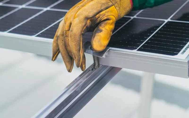 Zdjęcie Jak obliczyć ilość paneli fotowoltaicznych i nie przepłacać za energię