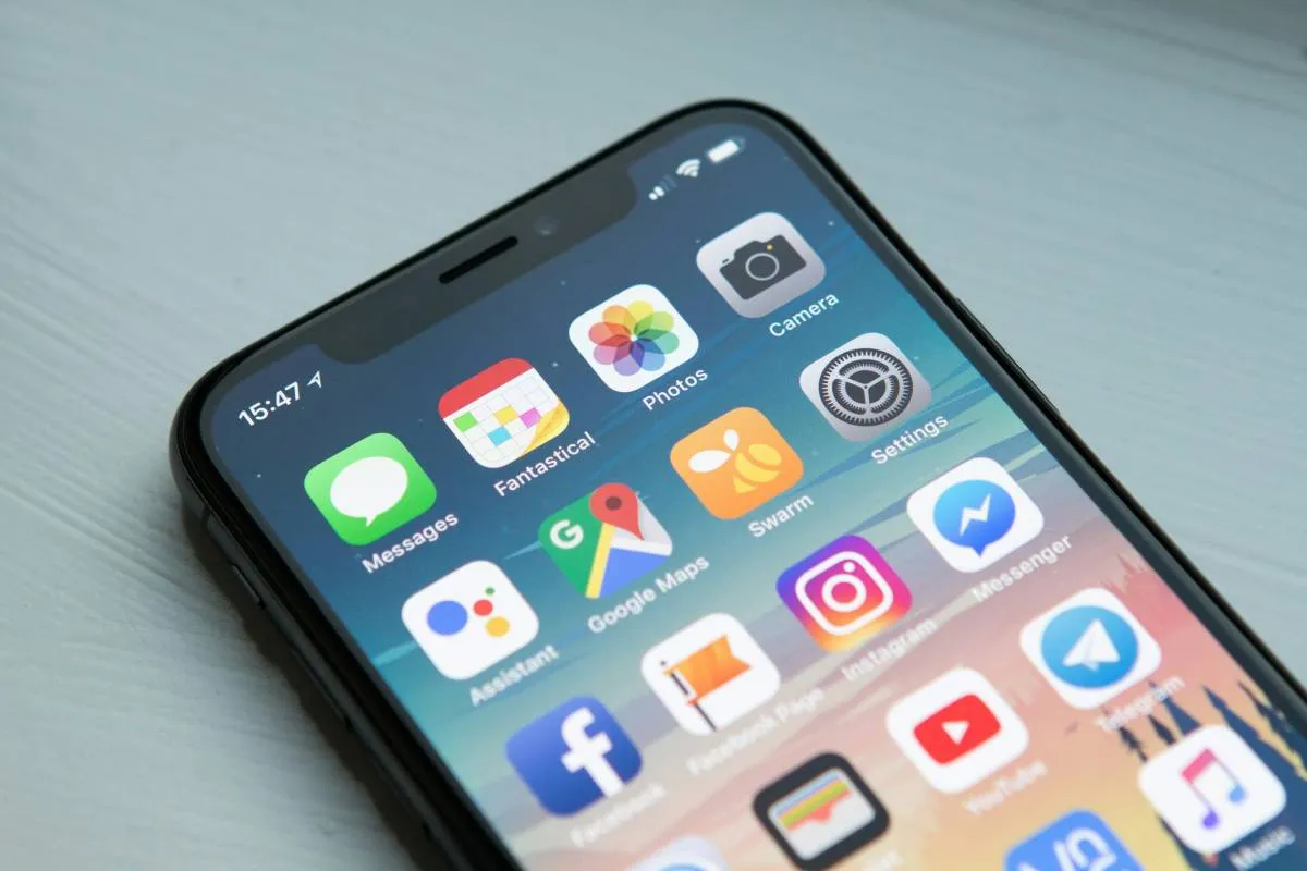 Zdjęcie Jak usunąć relacje z Messengera na telefonie i uniknąć problemów