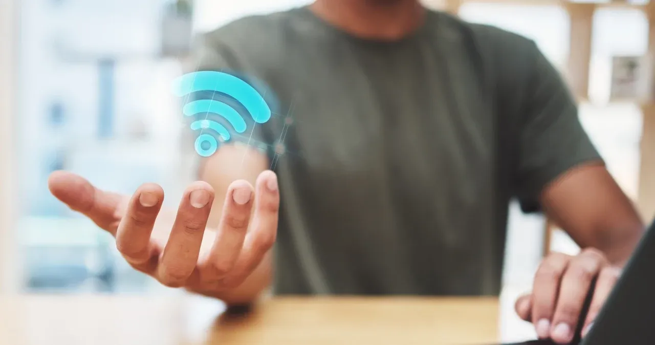 Zdjęcie Jak zwiększyć zasięg WiFi do 300 m i uniknąć słabego sygnału