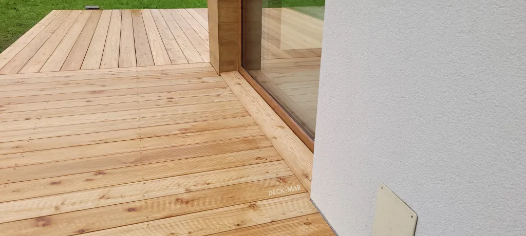 Zdjęcie Czy na taras drewniany trzeba mieć pozwolenie? Zaskakujące przepisy budowlane