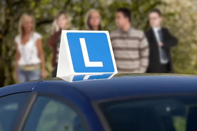 Zdjęcie Czy kursant może dostać mandat? Sprawdź, co grozi podczas nauki jazdy