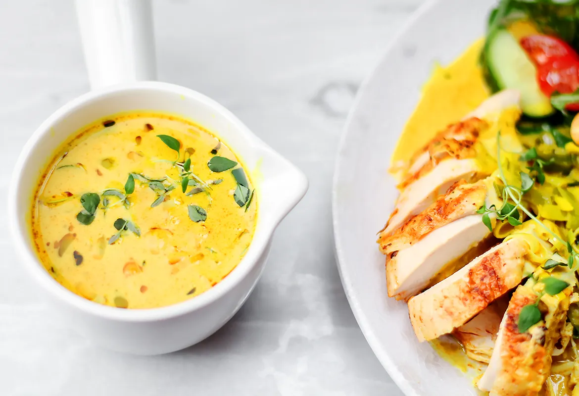 Zdjęcie Jak zrobić sos z piersi kurczaka, który zachwyci Twoich gości