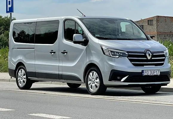 Zdjęcie Bus 9 osobowy jakie prawo jazdy? Oto wszystko, co musisz wiedzieć