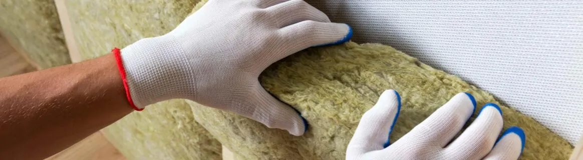 Zdjęcie Co jest cieplejsze: wełna czy styropian? Sprawdź, co wybrać na izolację