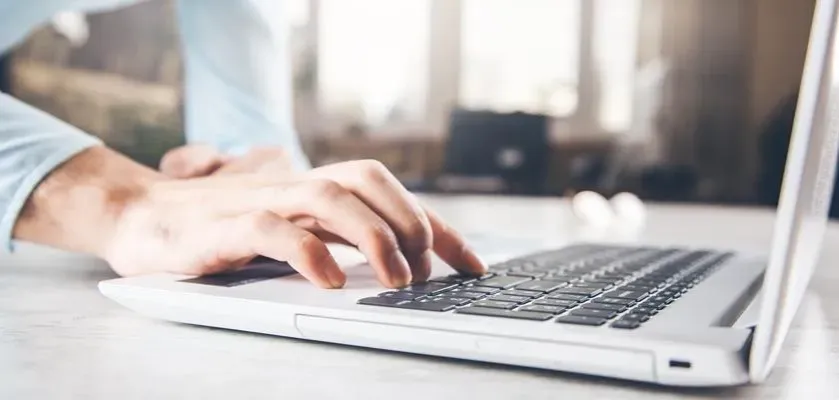 Zdjęcie Jak samodzielnie wymienić klawiaturę w laptopie w kilku prostych krokach