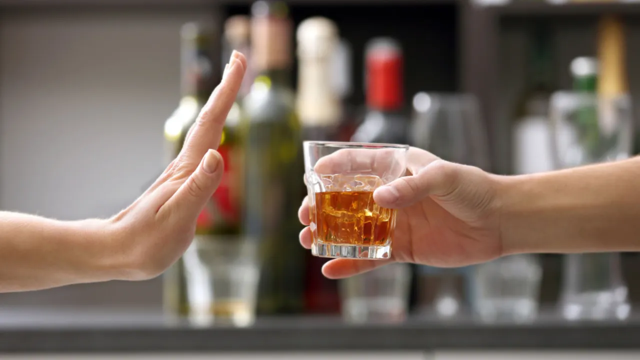 Zdjęcie Czy po whisky jest kac? Sprawdź, jak go uniknąć i złagodzić objawy